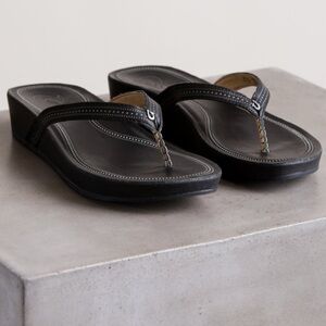 NWT OluKai Ola Leather Platform Flip Flop Sandals in Black